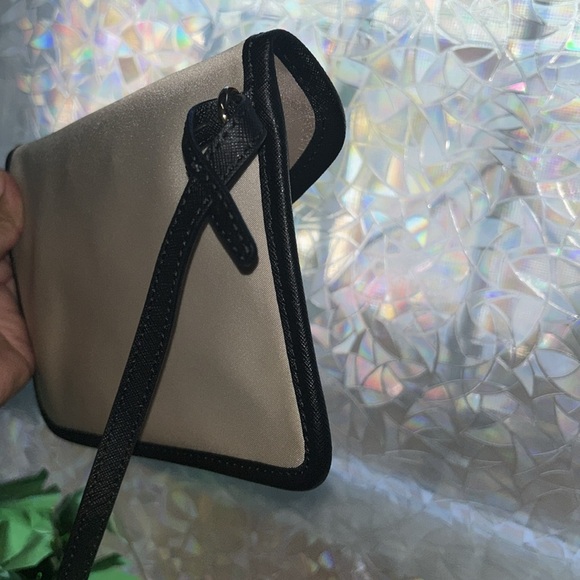 MICHAEL KORS SPORT/CASUAL NYLON WATER RESISTANT BEIGE WRISTLET CLUTCH NWOT - Picture 8 of 16